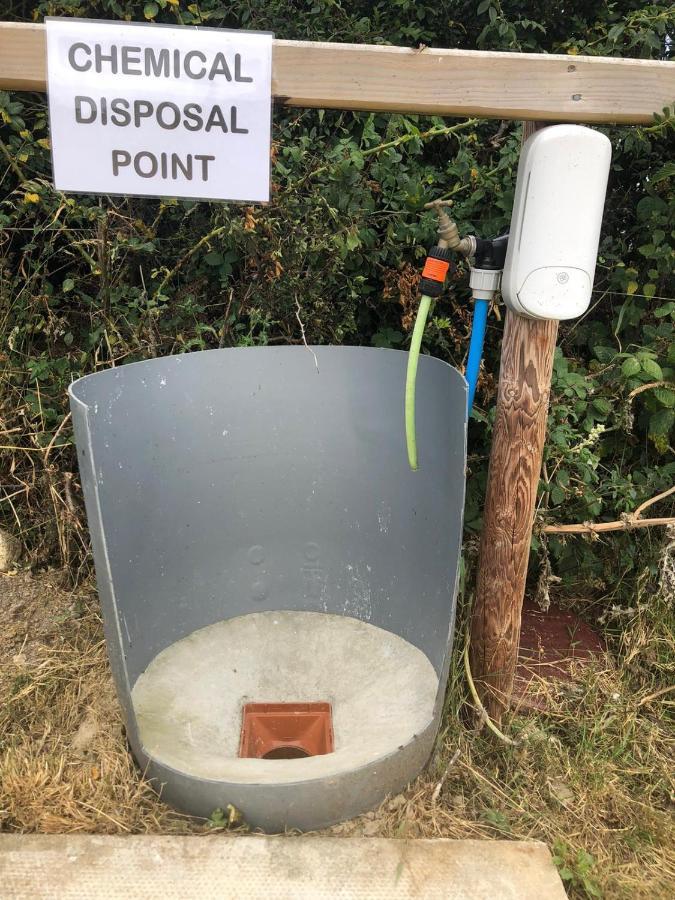 ホテル Carreg Y Gwynt Campsite - Touring And Tent Pitches Llanarth  エクステリア 写真