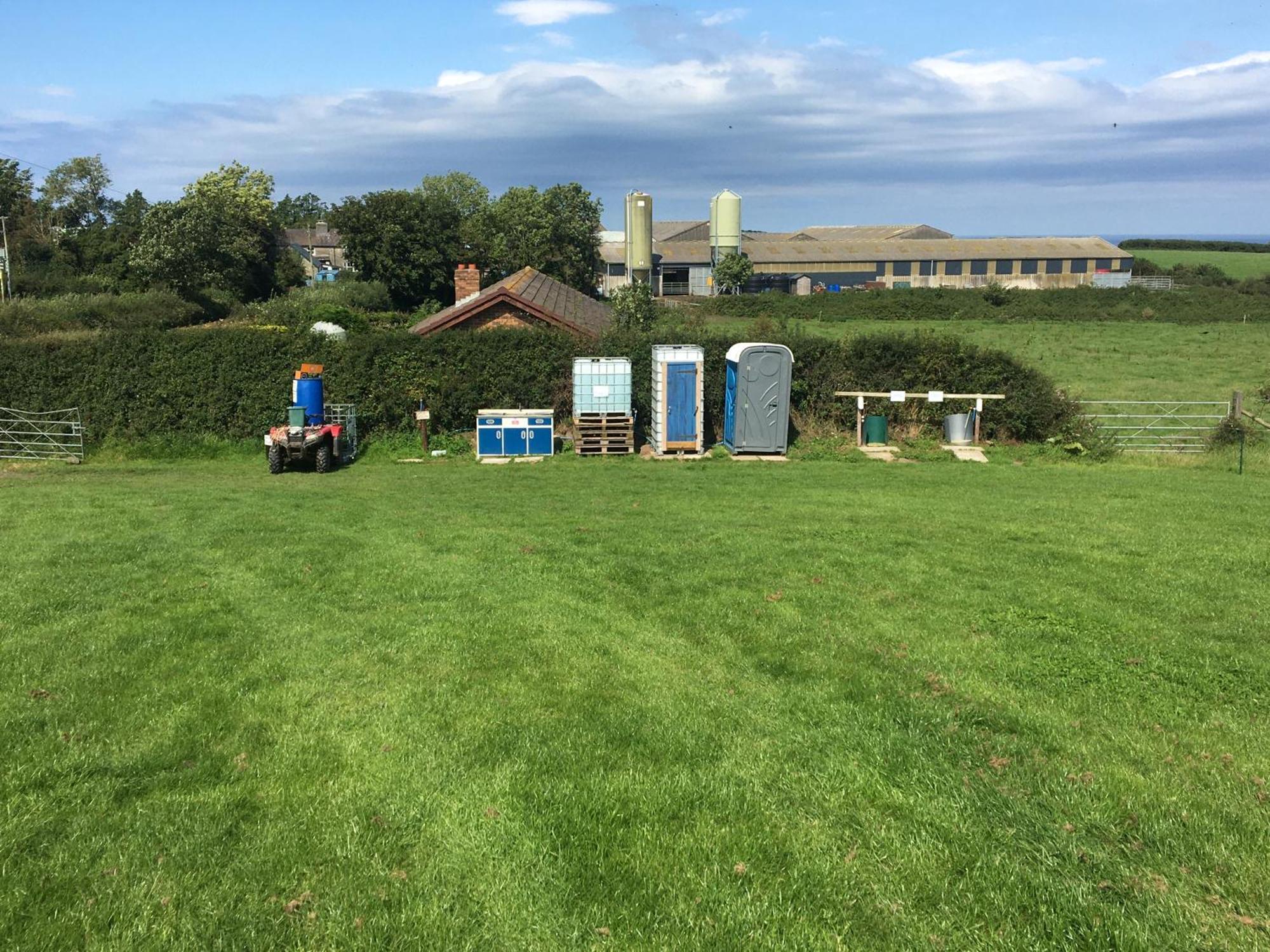 ホテル Carreg Y Gwynt Campsite - Touring And Tent Pitches Llanarth  エクステリア 写真